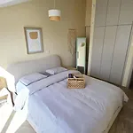 شقة 3br Shared - 7-min Walk, Peaceful لارنكا