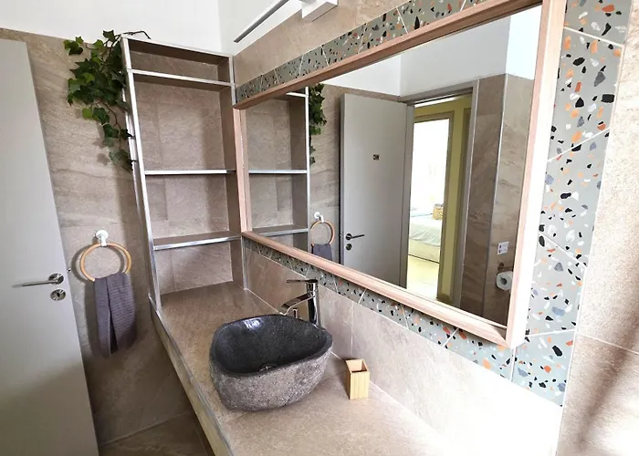 3br Shared - 7-min Walk, Peaceful * Larnaca