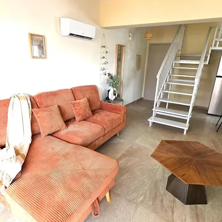 3br Shared - 7-min Walk, Peaceful * לרנקה
