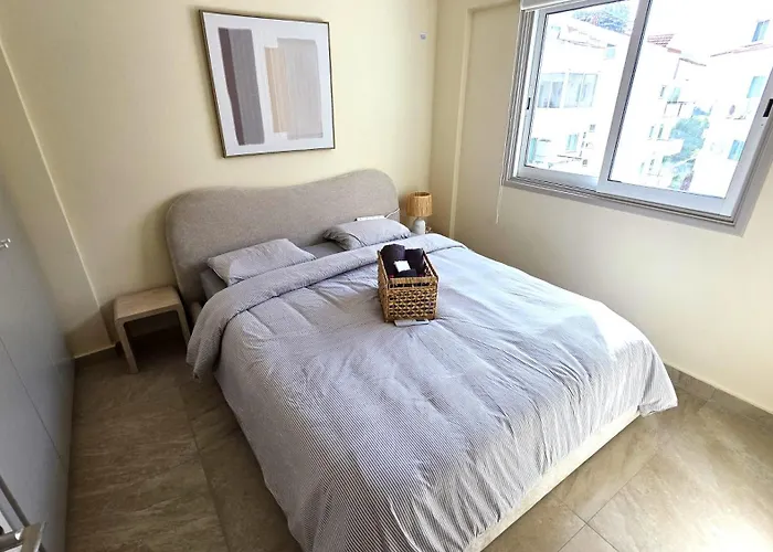 3br Shared - 7-min Walk, Peaceful Lárnaca